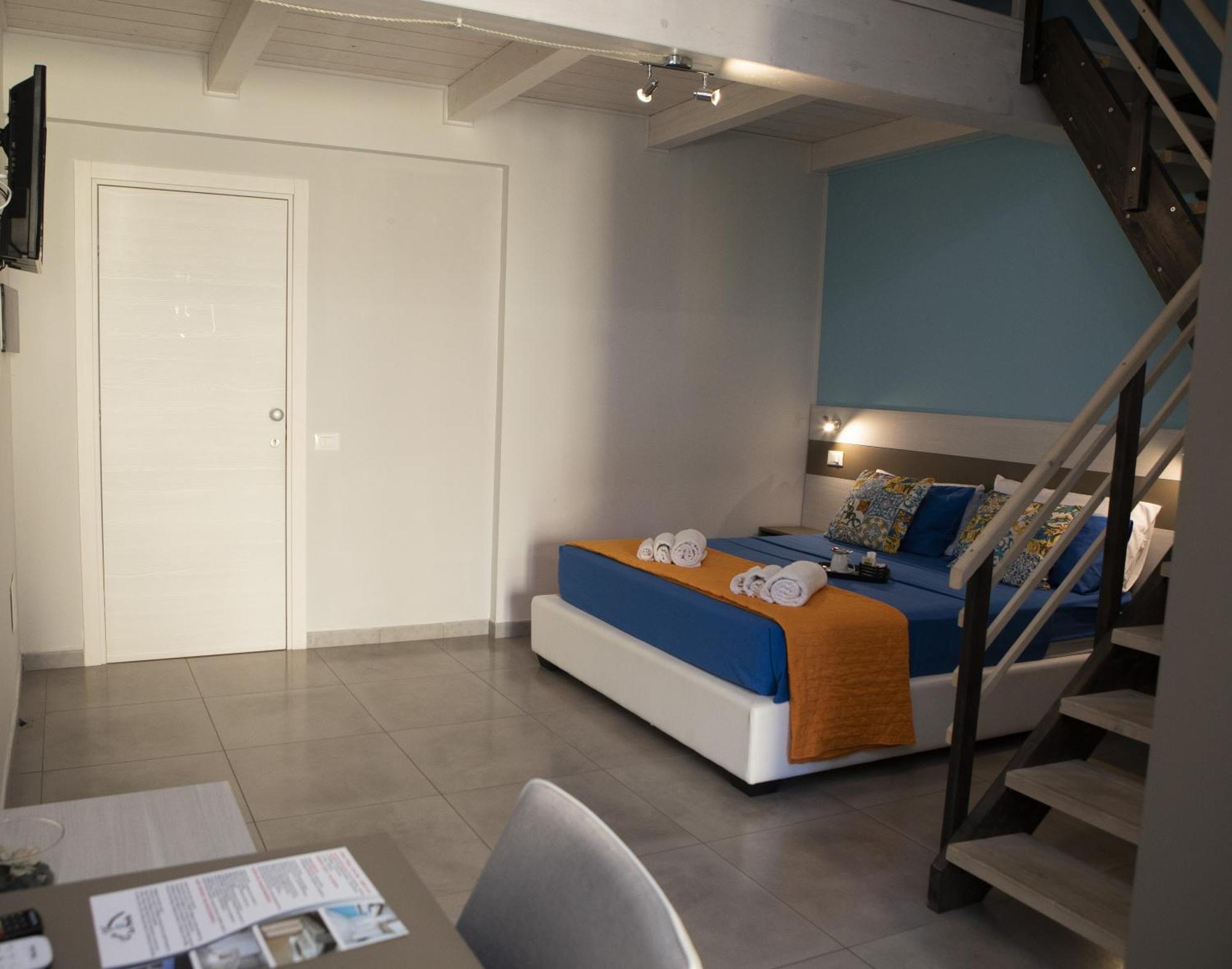 La Perla Amantea - Rooms & Apartaments Εξωτερικό φωτογραφία